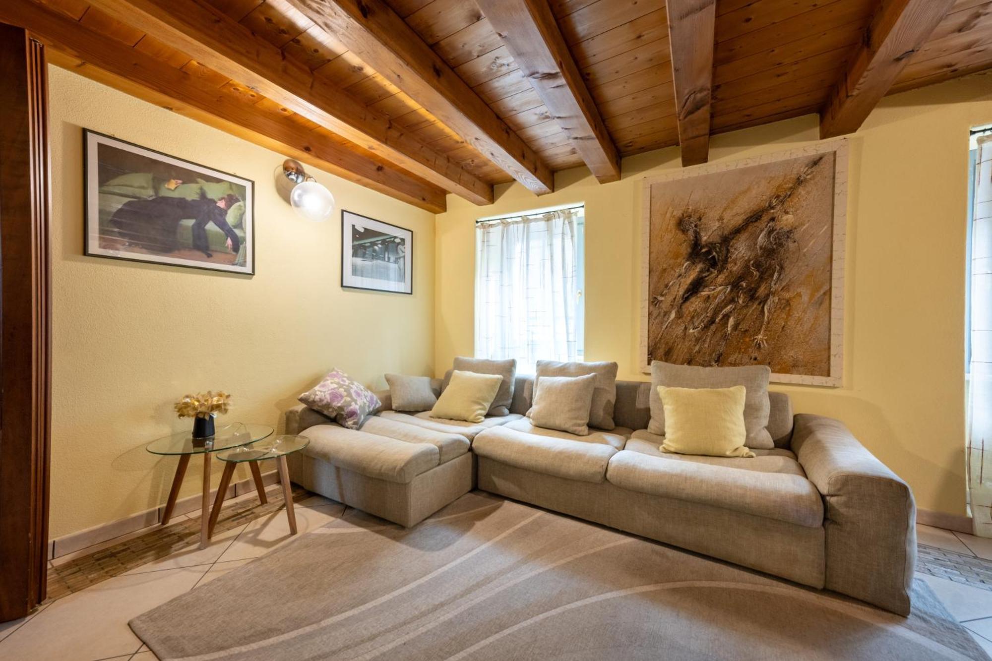 Alpine Apartment Aosta Luaran gambar
