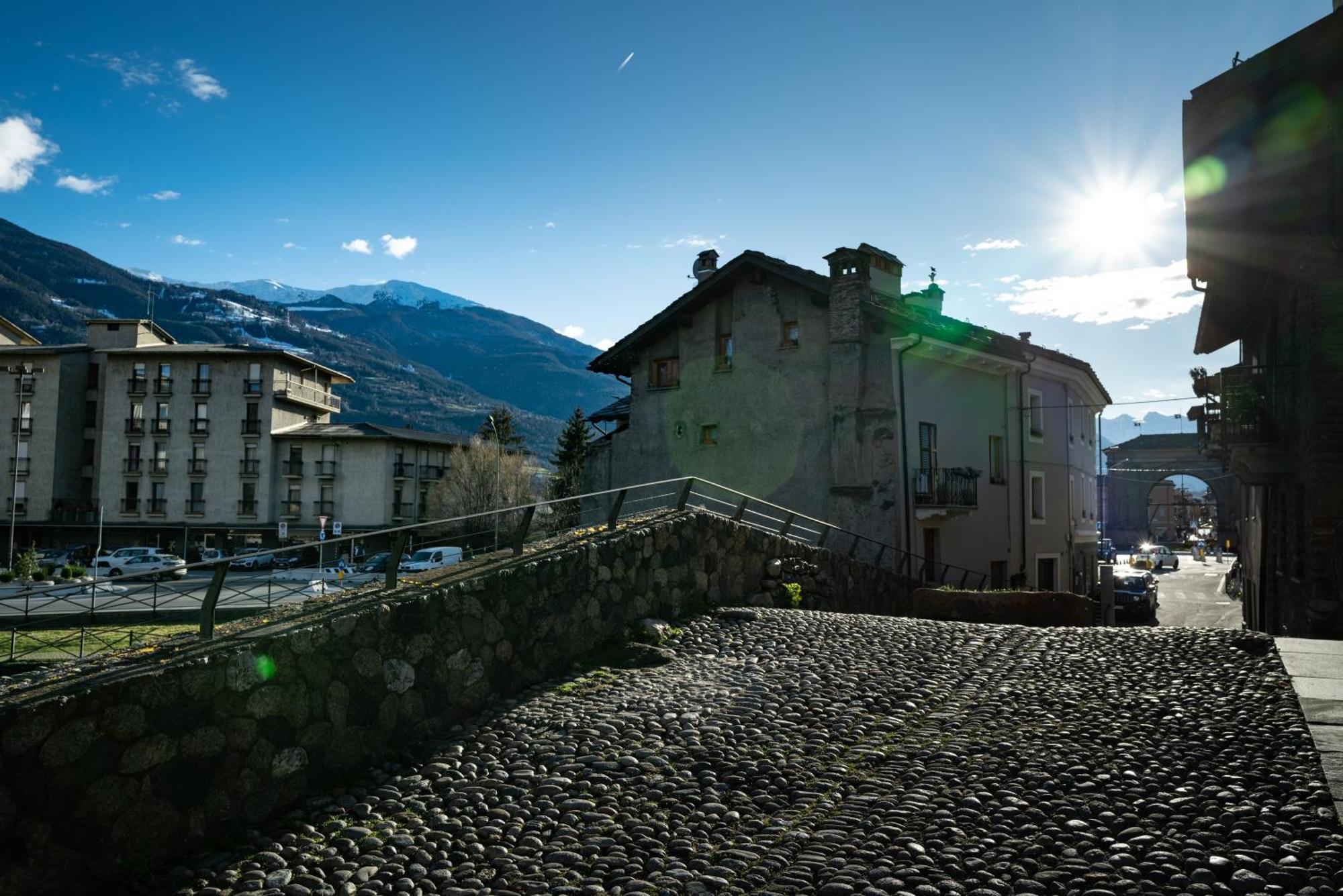 Alpine Apartment Aosta Luaran gambar