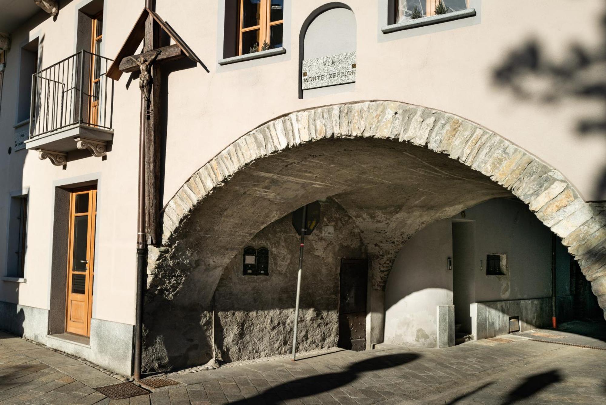 Alpine Apartment Aosta Luaran gambar